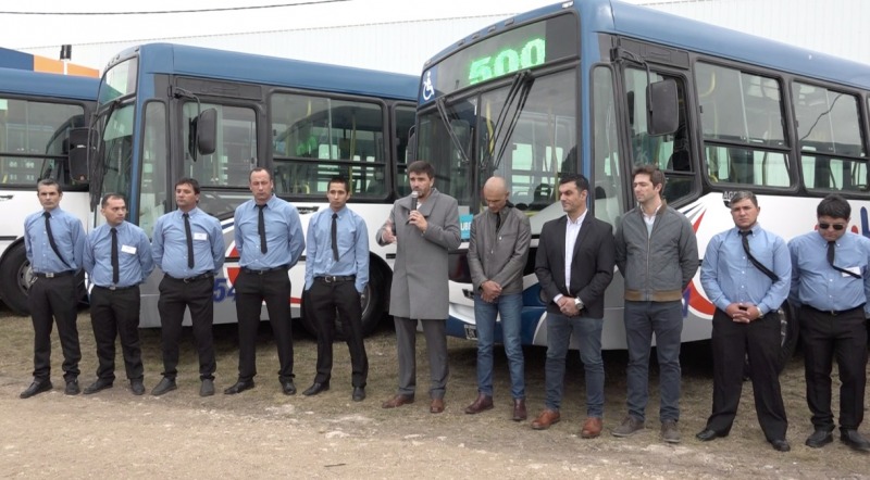 Presentaron los nuevos colectivos de la empresa �Tu Bus�